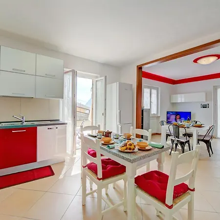 Holiday home Il Giardino In Montagna Family Friendly- Happy